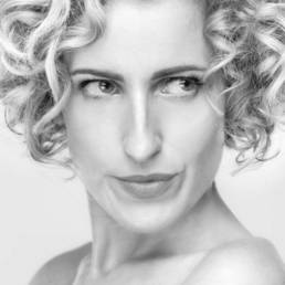 Annalisa Favetti | Attrice di Cinema, Teatro e Televisione